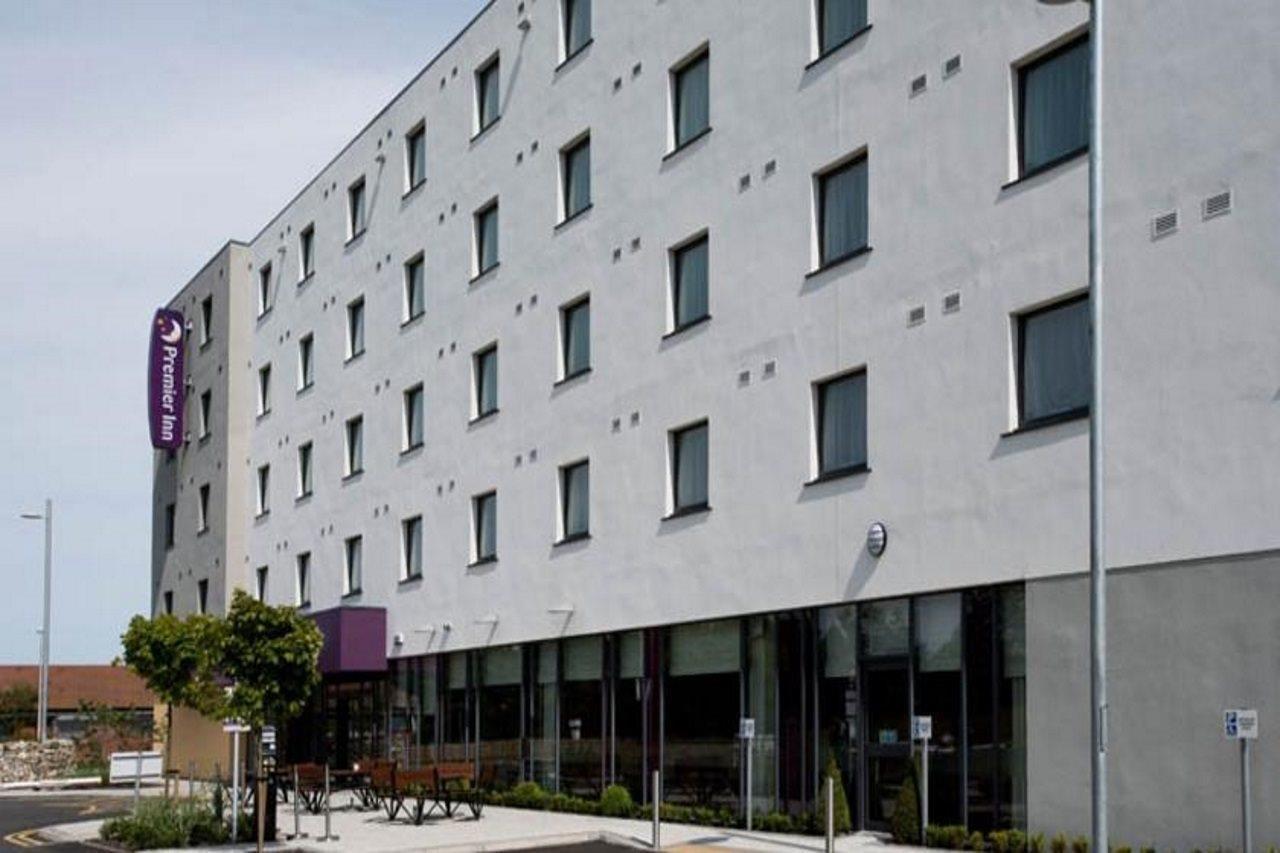 Premier Inn Aberdeen Airport - Дайс Екстериор снимка